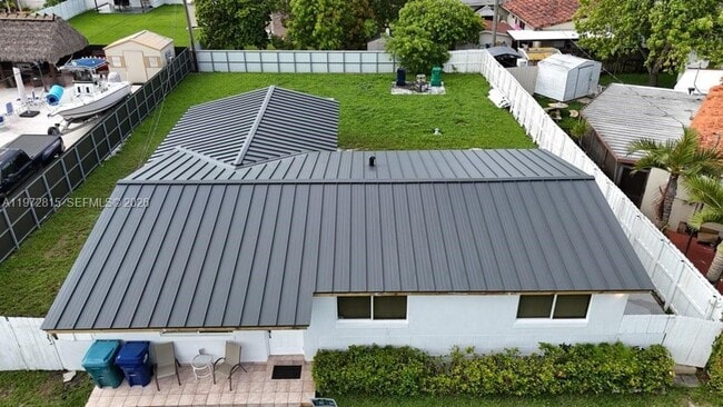 Foto del edificio - 10317 SW 7th St