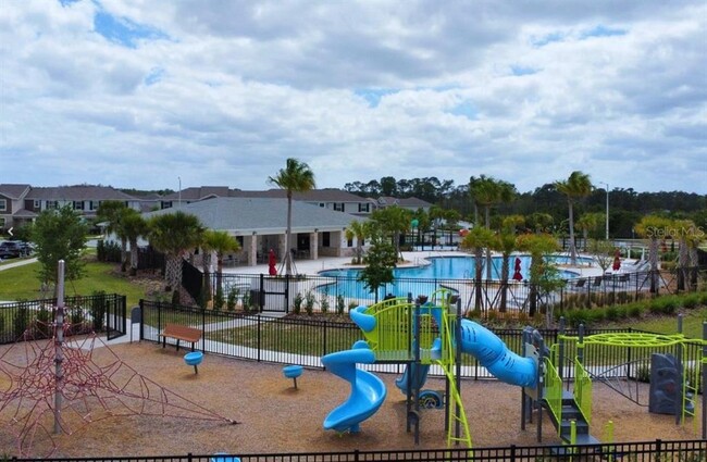 Foto del edificio - 15633 Water Spring Blvd
