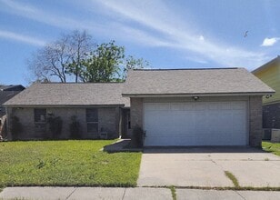 Building Photo - 4817 Fern Forest Cir