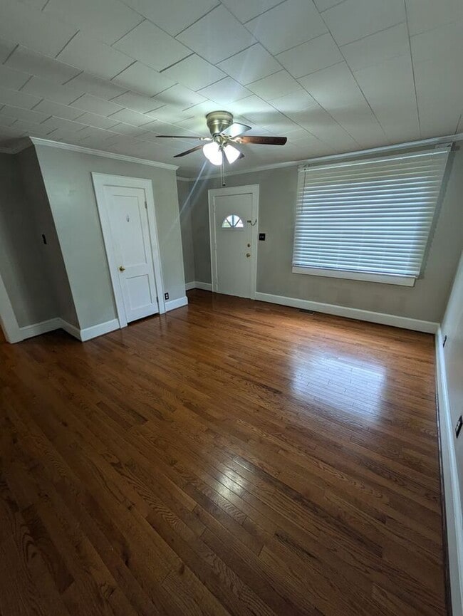Building Photo - 3BD2BA Home in Newton