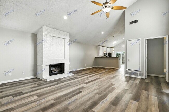 Foto del edificio - 10315 Stoney Bridge Rd
