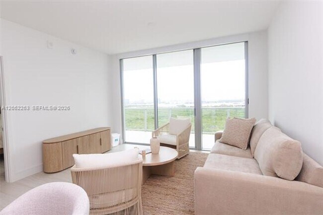 Foto del edificio - 2411 Laguna Cir