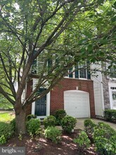 Building Photo - 124 Hudson Dr