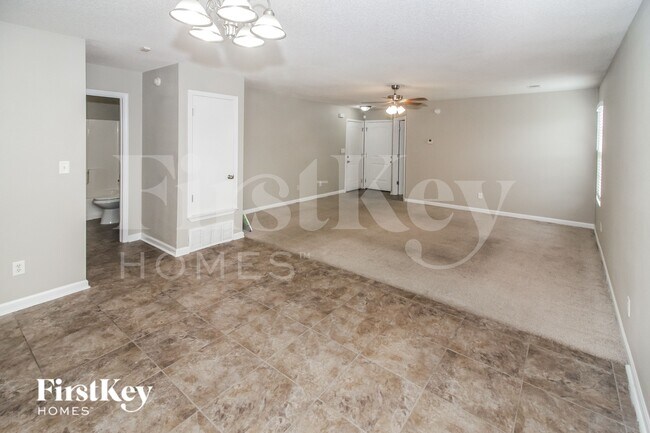 Foto del edificio - 4628 Sweet Whisper Ln