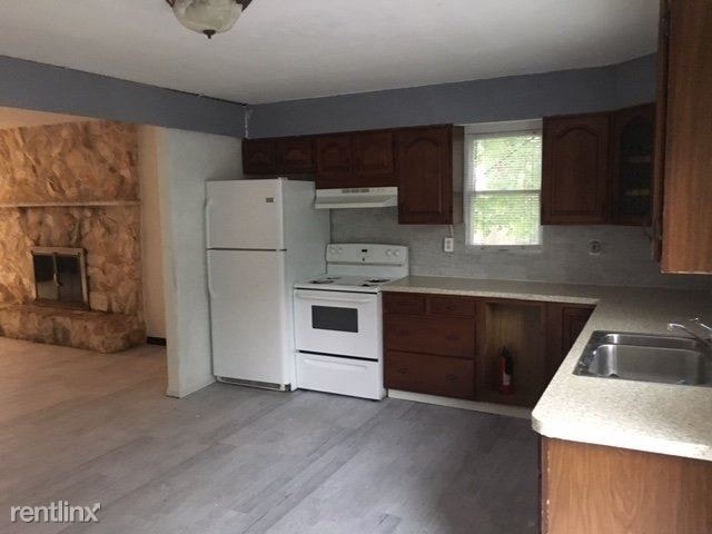 Building Photo - 7 br, 2 bath House - 317 North Main Street