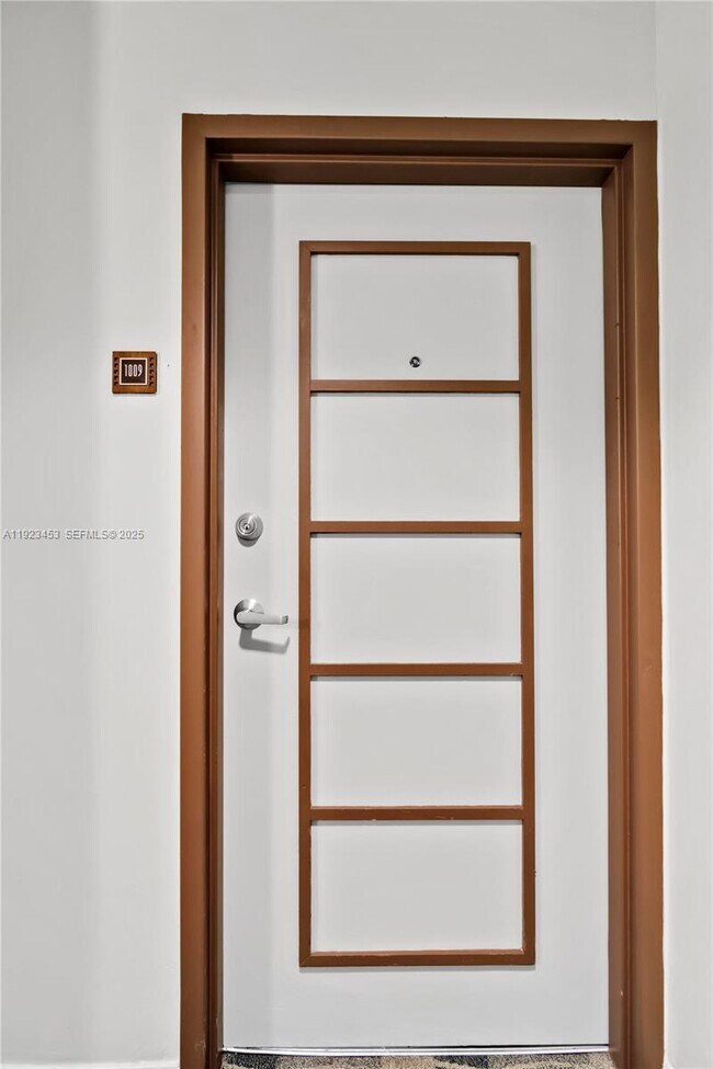 Foto del edificio - 1330 West Ave