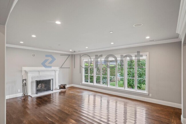 Foto del edificio - 616 Maple St