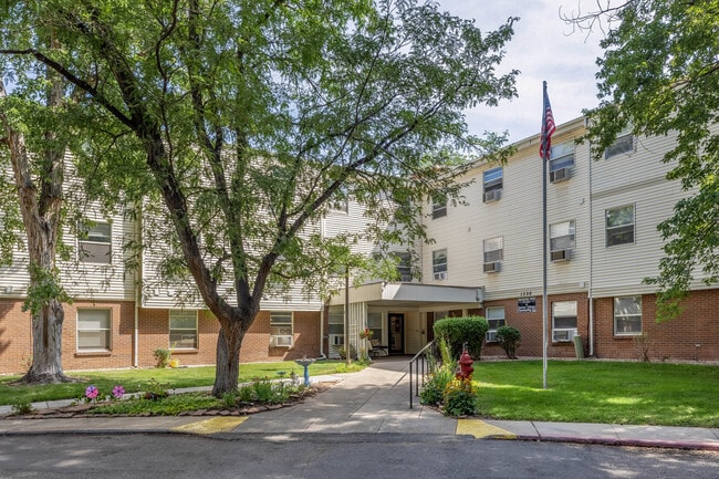 Foto del edificio - Mountain View Plaza