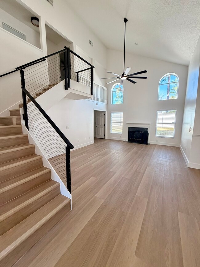 Building Photo - 1042 Ballyshannon Pky