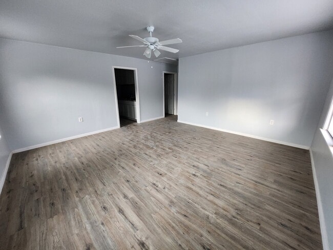 Building Photo - 485 Garland St
