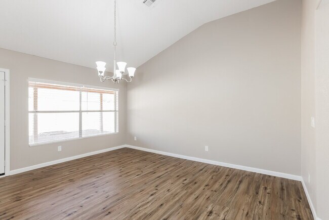Foto del edificio - 4218 W Creedance Blvd