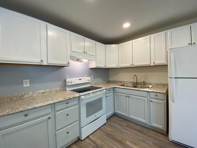 Building Photo - 343 D St