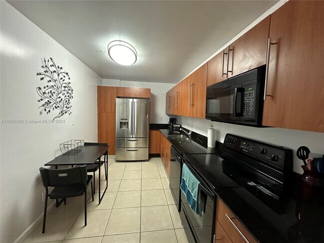 Building Photo - 3001 S Ocean Dr