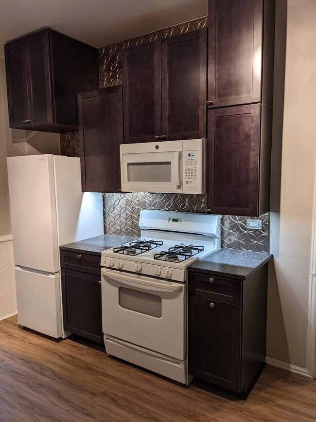 Foto del edificio - 1418 N Greenview Ave