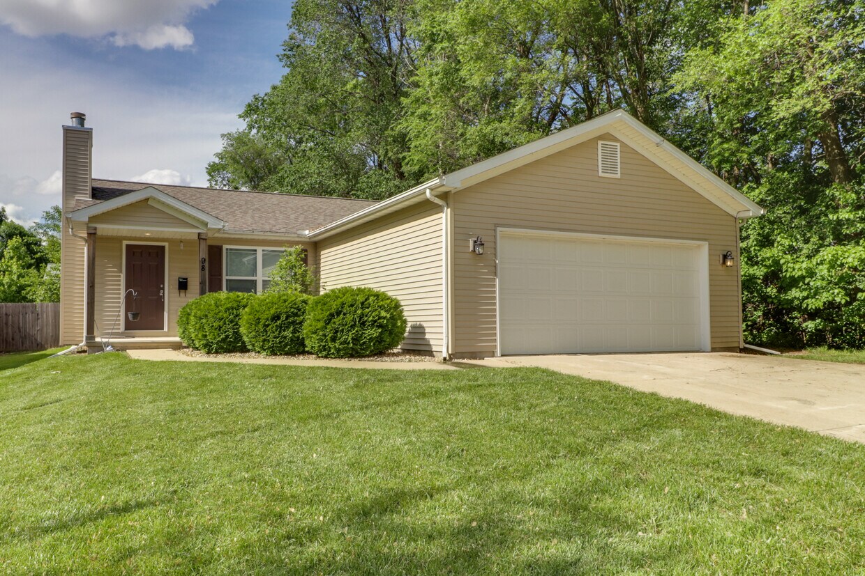 Foto principal - 98 W Cypress St