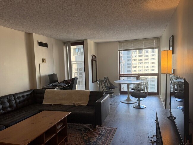 Foto del edificio - 200 N Dearborn St