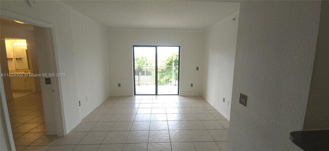 Building Photo - 9300 Fontainebleau Blvd