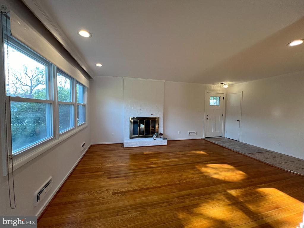 Primary Photo - 1303 Pine Ridge Ln