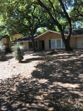 Building Photo - 8727 Tallwood Dr