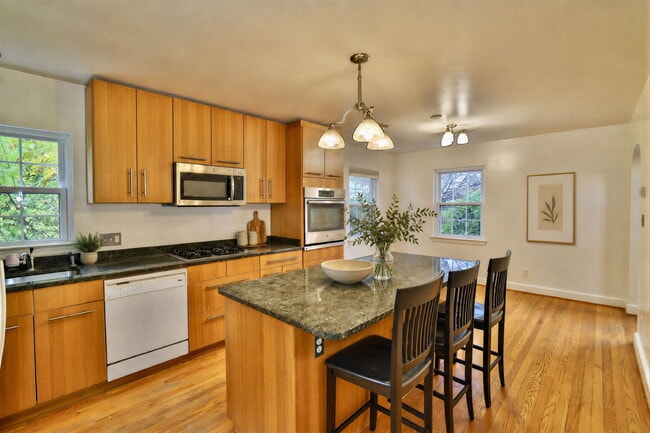 Photo - Spacious, Accessible Downtown Silver Spring Townhome!!.... Renovated Kitchen, Finished Basement, ...