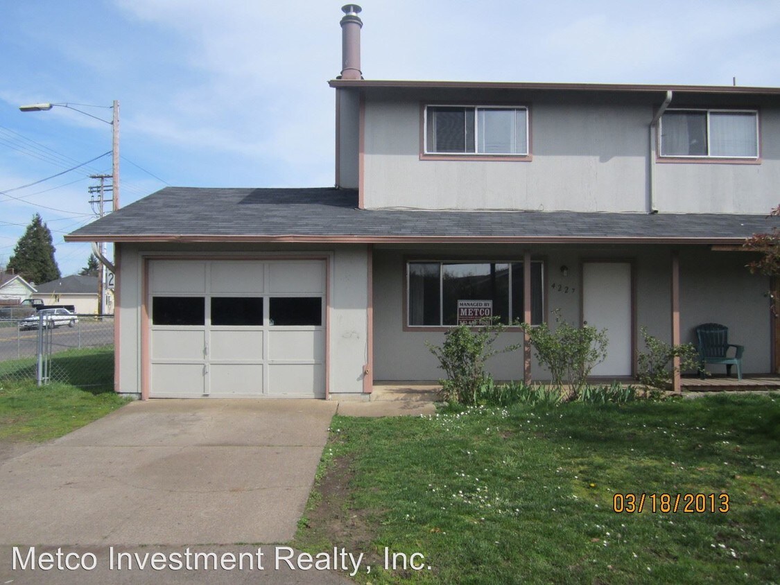 Primary Photo - 4227-4229 Daisy St