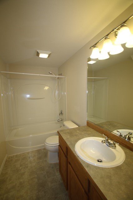 Foto del edificio - 3 Bedroom Eagle River Condo w/ Fenced Back...
