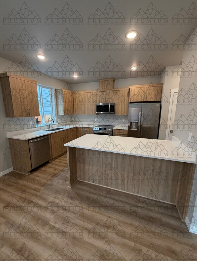 Building Photo - 3 BED 2.5 BATH NEW BUILD!