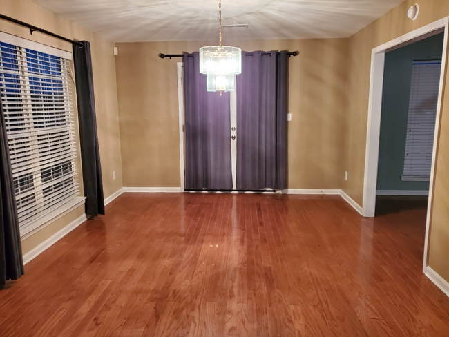 dinning room area - 9425 Rivertown Rd