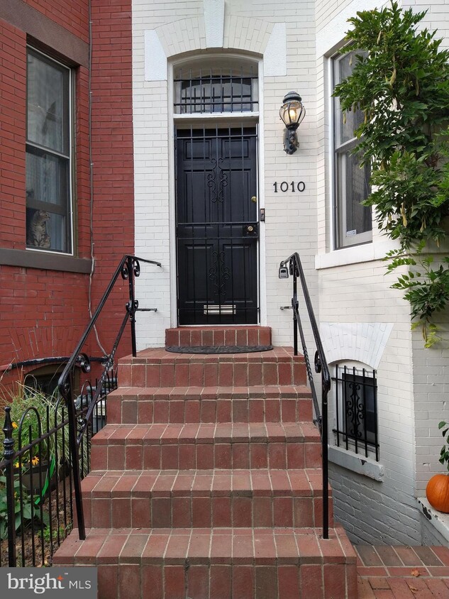 1010 Independence Ave SW, Washington, DC 20585 House Rental in