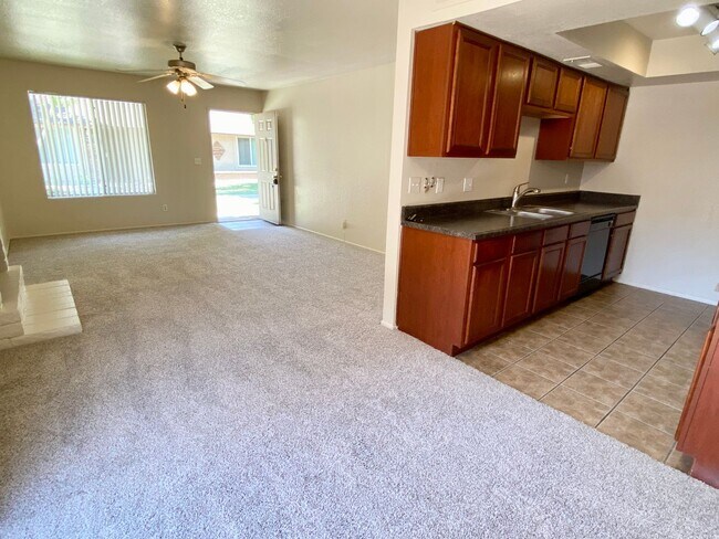 Foto del edificio - 3 Bedroom 2 Bathroom in Scottsdale
