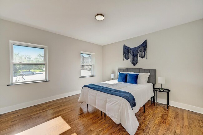 Foto del edificio - Victory Parkway Apartments - 3