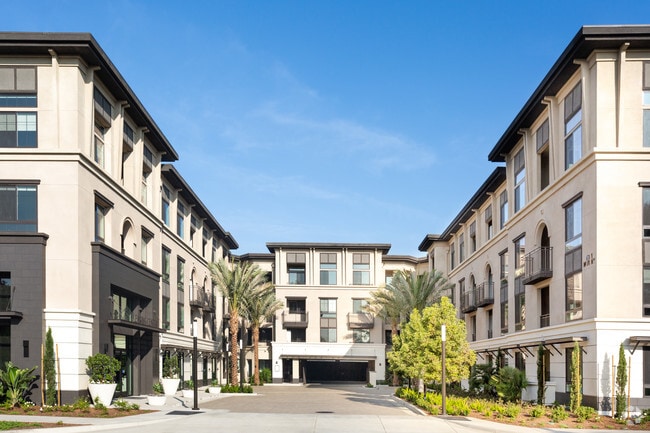 Building Photo - The Murphy Irvine