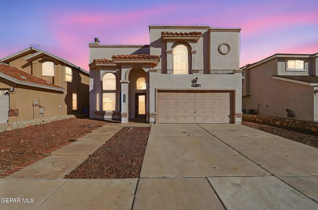 Foto del edificio - 6524 Latimer Place