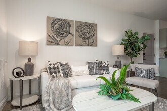 Interior Photo - Magnolia South