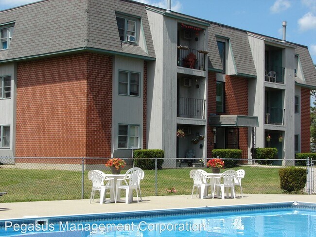 Building Photo - 310-312 NH-27