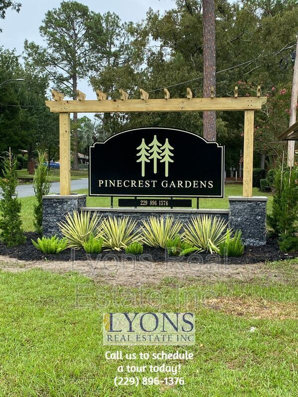 Foto principal - 1028 S Gordon Ave