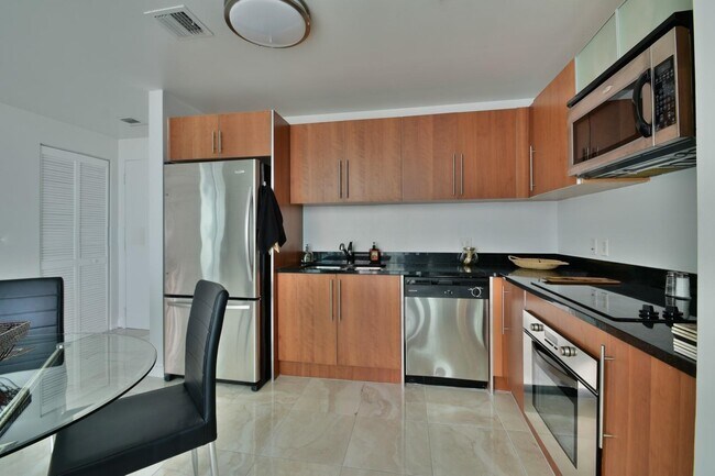 Foto del edificio - 300 Biscayne Boulevard Way