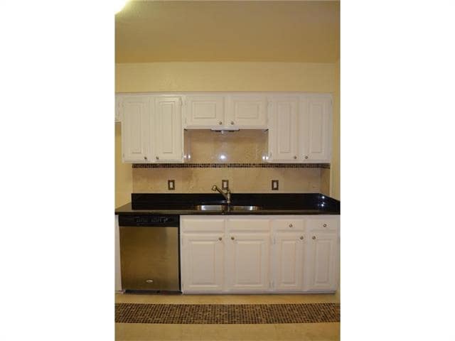 Building Photo - 3708 Lasalle Dr