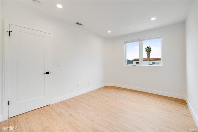 Building Photo - 4 br, 4 bath Townhome - 4866 Pickford Street