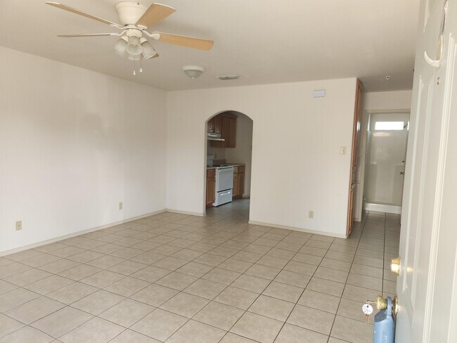 Foto del edificio - 1720 Juarez Ave