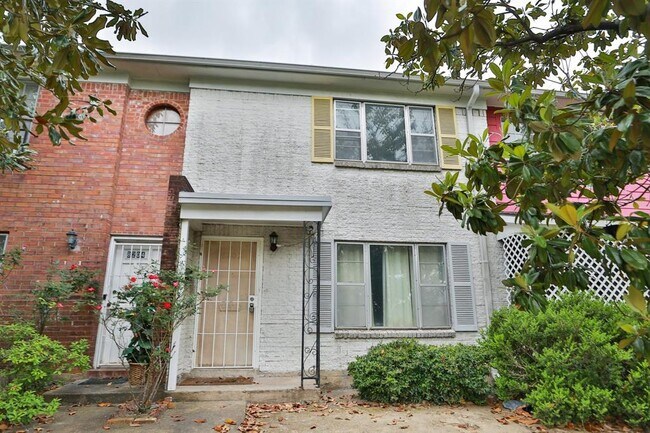 Foto del edificio - 8202 Fondren Rd