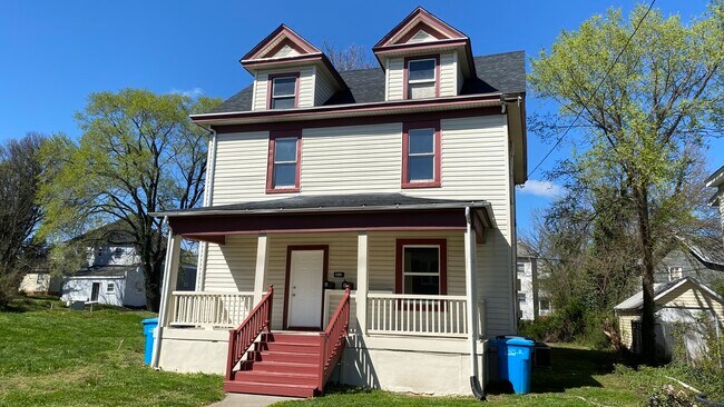 Building Photo - 1321 Rorer Ave SW