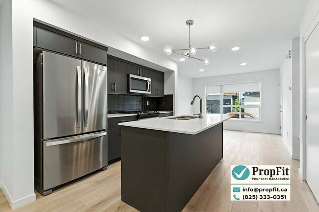 Building Photo - 7324 Klapstein Cres SW