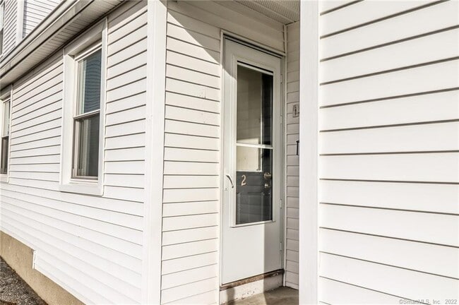 Building Photo - 24 Elm St
