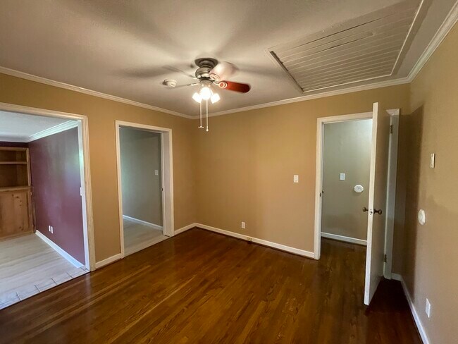 Foto del edificio - 2208 White Oak Dr