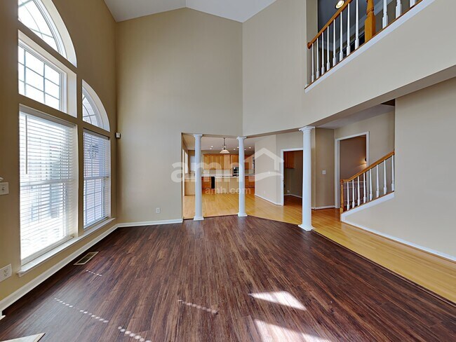 Building Photo - 3305 Strawberry Road
