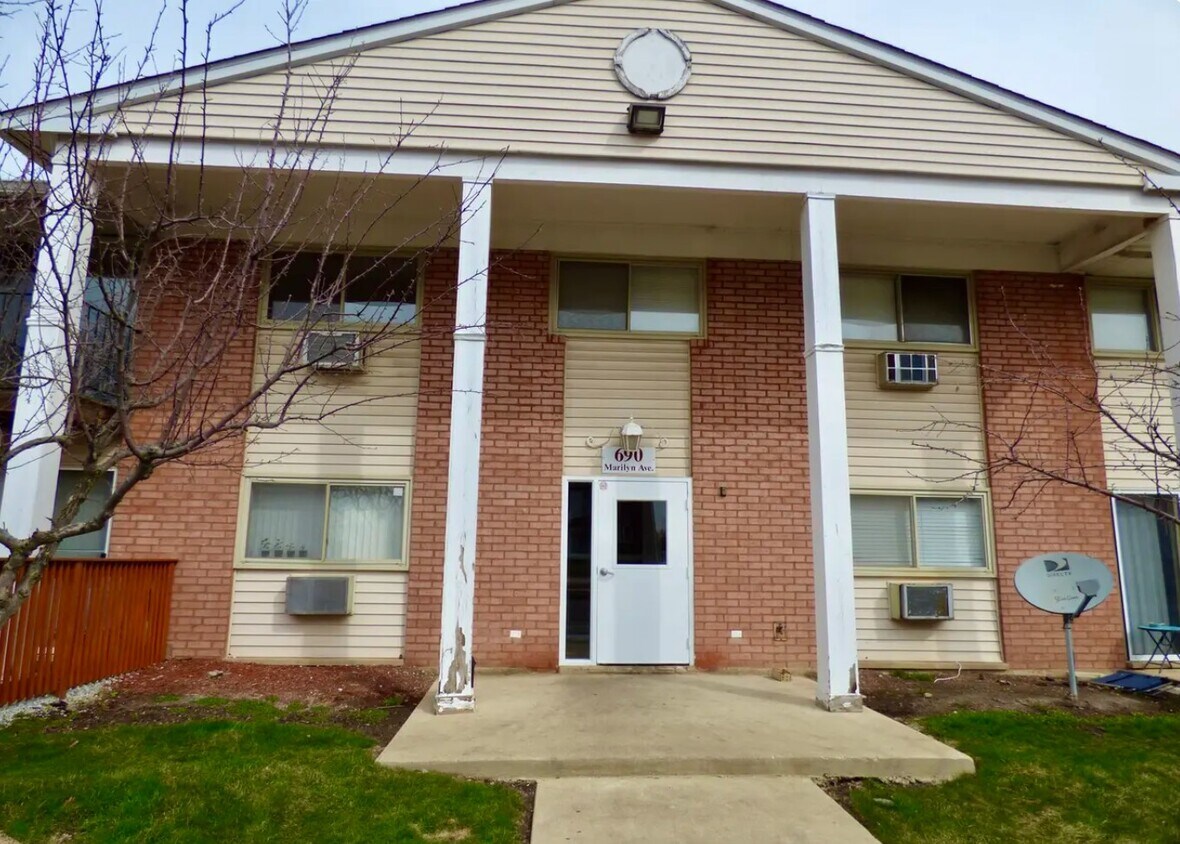 690 Marilyn Ave Unit 202, Glendale Heights, IL 60139 Condo for Rent