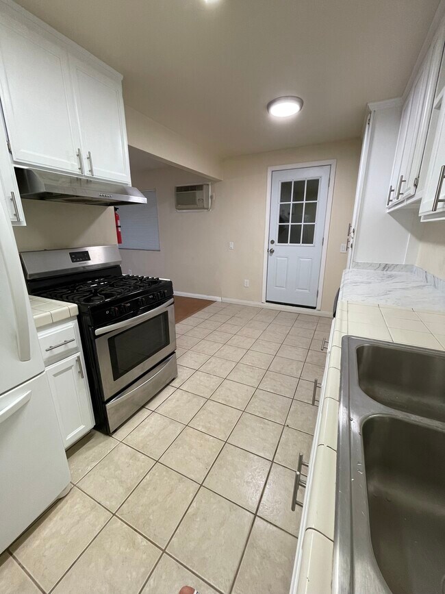 Kitchen - 12053 Lacie Ln