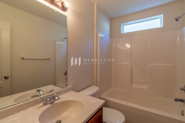 Building Photo - Ranch Townhome in Shadow View