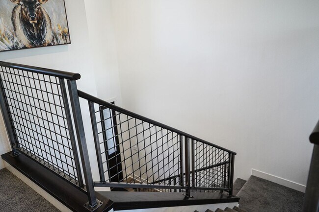Building Photo - Snowcreek - 3 bed/2.5 bath Town Home
